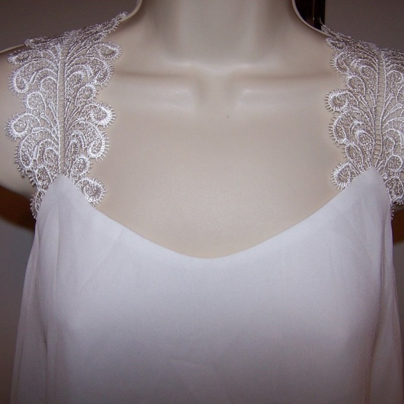 Alythea High Low Top Shirt Blouse Size Small NWT - Picture 2 of 4